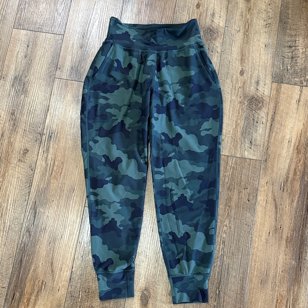 Old Navy Camouflage Jogger Pants